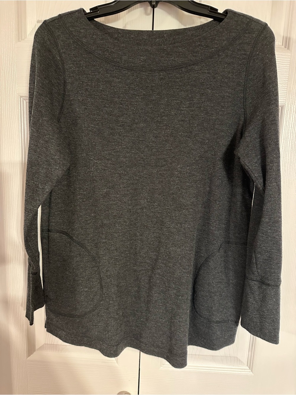 J. Jill Heathered Charcoal Long Sleeve Top with pockets & buttons on sleeves